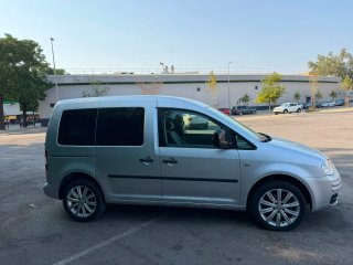 Volkswagen Caddy 2011