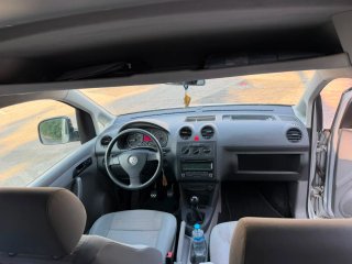 Volkswagen Caddy 2011
