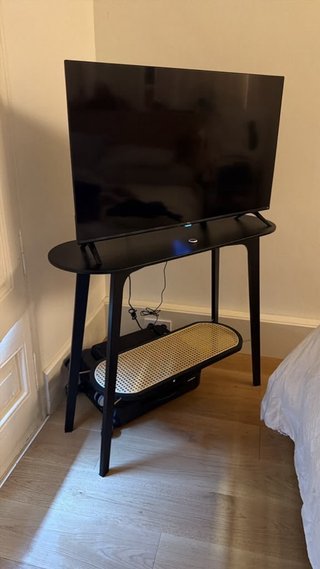 Mueble y TV, urge vender