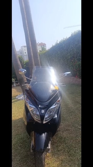 Suzuki Burgman 400 Negra