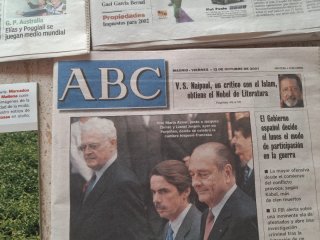 Colección periódicos 12/10/2001