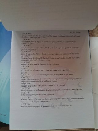 Colección periódicos 12/10/2001