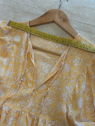 Vestido boho estampado floral amarillo