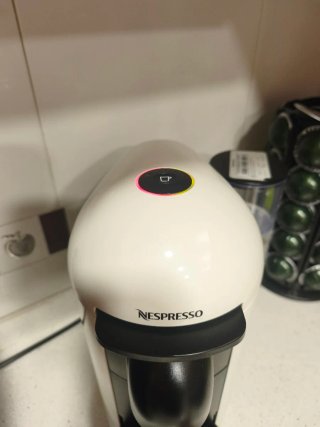 Cafetera Nespresso Vertuo Plus Blanca