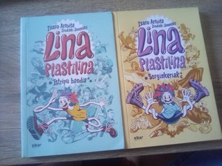 Pack de dos libros de Lina Plastilina en euskera.