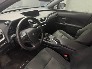 Lexus UX 2022