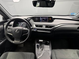 Lexus UX 2022