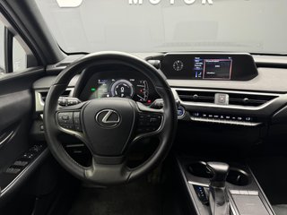 Lexus UX 2022