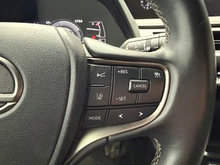 Lexus UX 2022