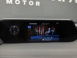 Lexus UX 2022