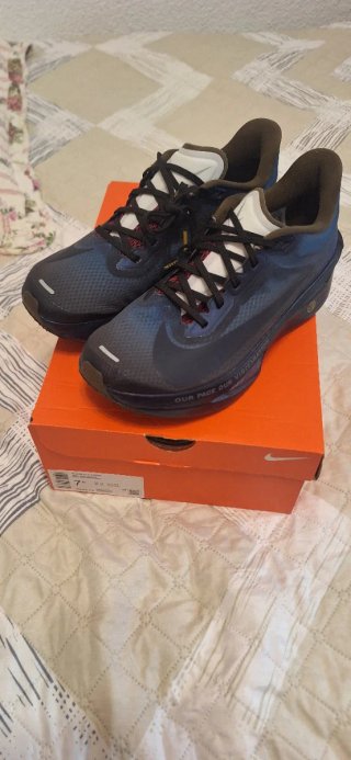 Nike Zoom Fly 6 Talla 4o,5 Azul/Marrón