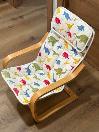 Silla infantil Ikea con funda de dinosaurios