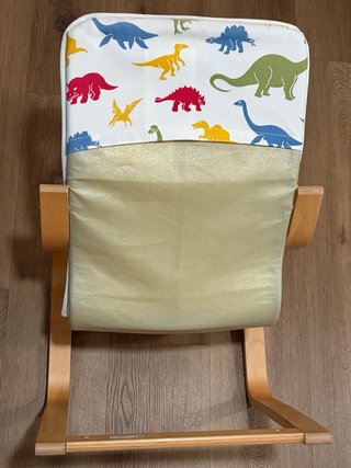 Silla infantil Ikea con funda de dinosaurios