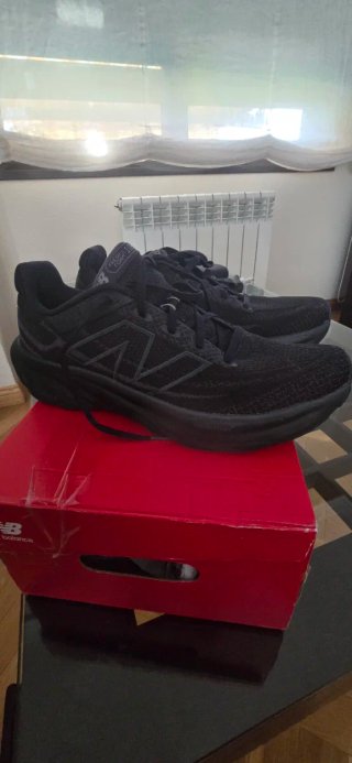 New Balance U1080Q13 Talla 43 Negras