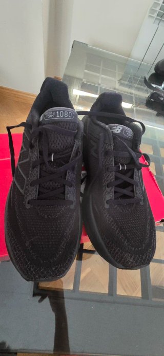New Balance U1080Q13 Talla 43 Negras