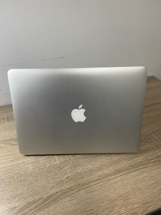 MacBook Air 13” 2017 - 8GB RAM, 512GB SSD (PIEZAS)