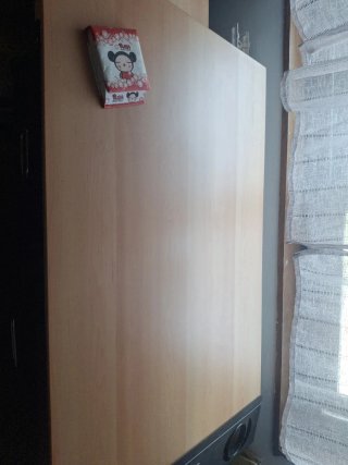 Tavolo da disegno in legno e nero