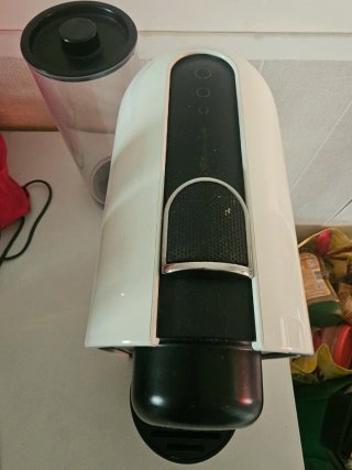 Cafetera Krups Nespresso Blanca