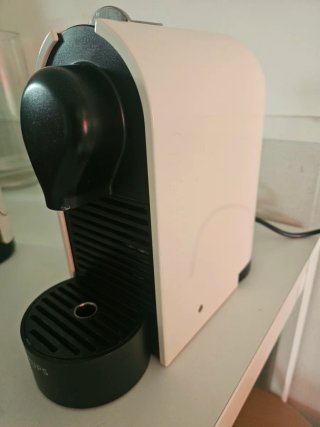 Cafetera Krups Nespresso Blanca