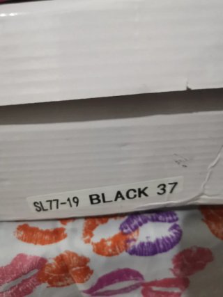 Zapatillas Puma Negras y Doradas Talla 37