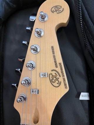 Guitarra Eléctrica Blanca con Funda