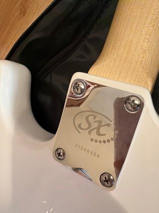 Guitarra Eléctrica Blanca con Funda