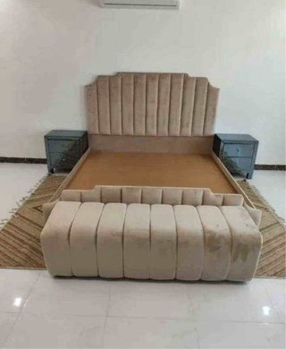 Cama canapé tapizada terciopelo gris