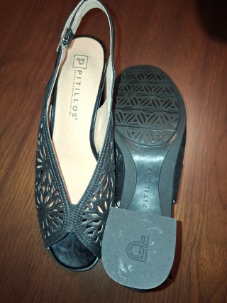 Zapatos negros peep toe calados