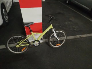 Bicicleta infantil verde b'twin single one