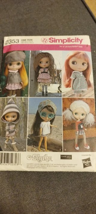 Patrones Simplicity para muñecas Blythe