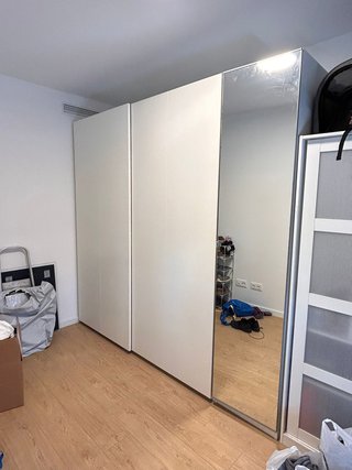 Armario PAX IKEA closet con cajones y espejo
