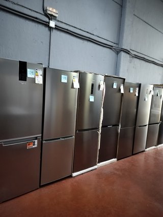 Frigorífico con pequeños golpes desde