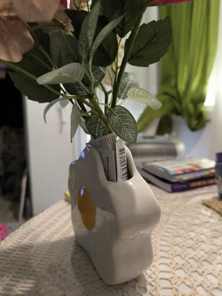 Florero Huevo Frito Cerámica de Tiger Copenhage.