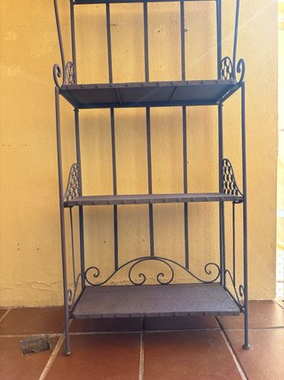 Estantería de hierro forjado