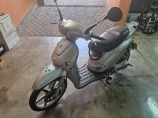 Piaggio Liberty 150 Scooter Plata.