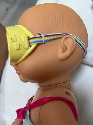 Nenuco Nadadora con Gafas