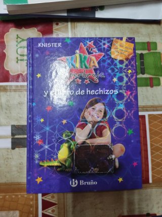 Kika Superbruja y el libro de hechizos