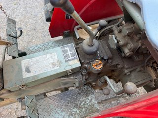 Tractor Yanmar YM1500D Rojo