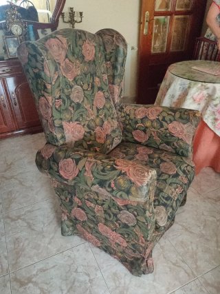 Sillón de orejas floral
