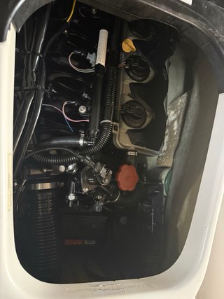 Moto de agua Sea-Doo GTX 4 tiempos azul y blanca
