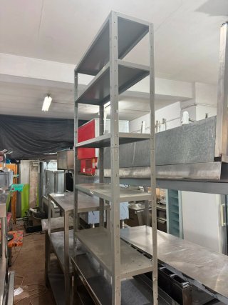 Estantería Metálica Gris y Roja