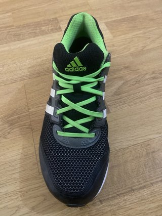 Zapatillas deportivas Adidas negras y verdes