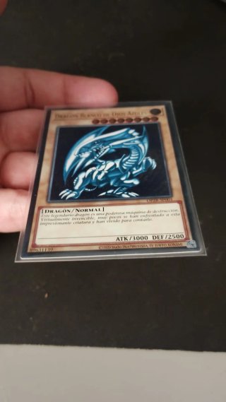 Dragón Blanco de Ojos Azules OP28-SP001 (Ultimate)