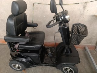 Scooter Eléctrico Sterling S700 4 Ruedas