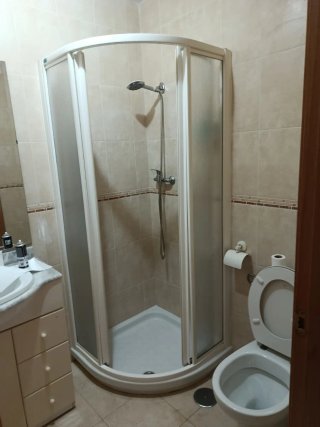 SE ALQUILA PISO