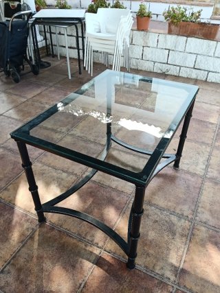 Mesa camilla forja cristal con enaguillas