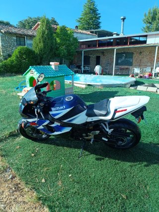 Suzuki GSXR 1000cc Moto Deportiva