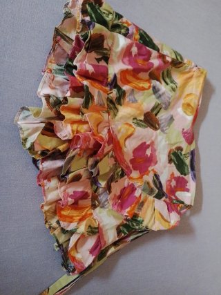Falda pantalón Zara floral volantes