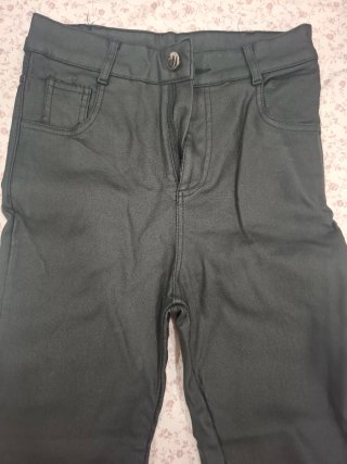 Pantalones negros ajustados satinado