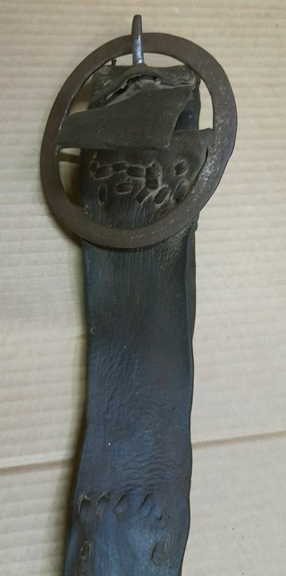 Cencerro de metal 21 cm y correa de cuero.